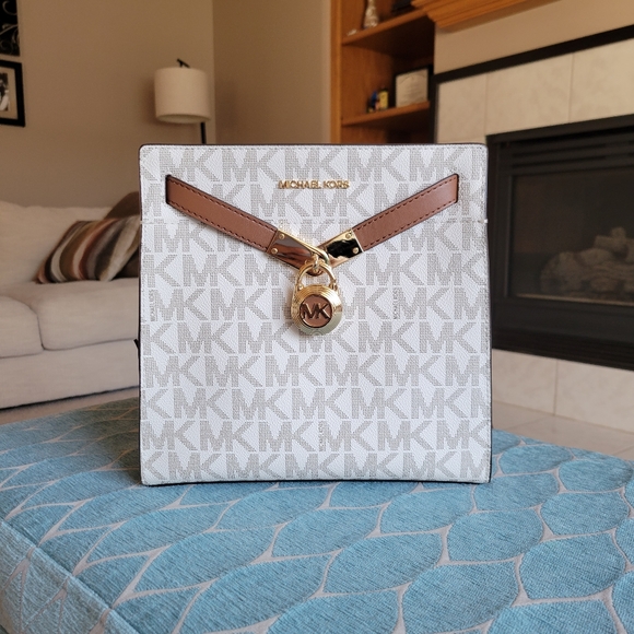 Michael Kors Large Nouveau Hamilton Messenger Bag